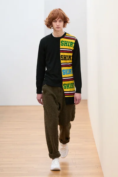 Look 15